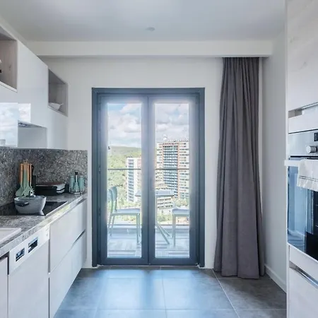 Cozy 2br Modern Comfort Meets Elegance